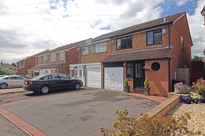 3bedroom semidetached house for sale in Foxcote Close, Shirley