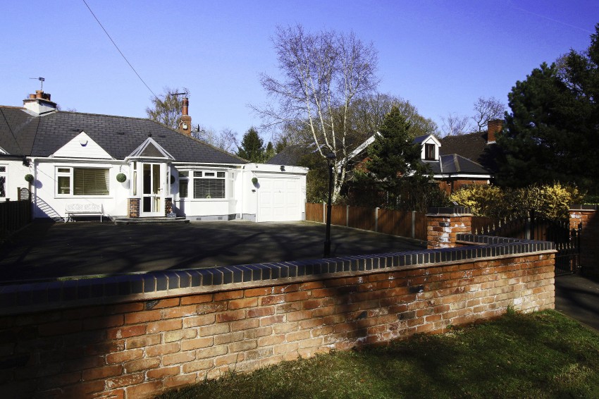 3bedroom bungalow for sale in Birchy Leasowes Lane, Tidbury Green