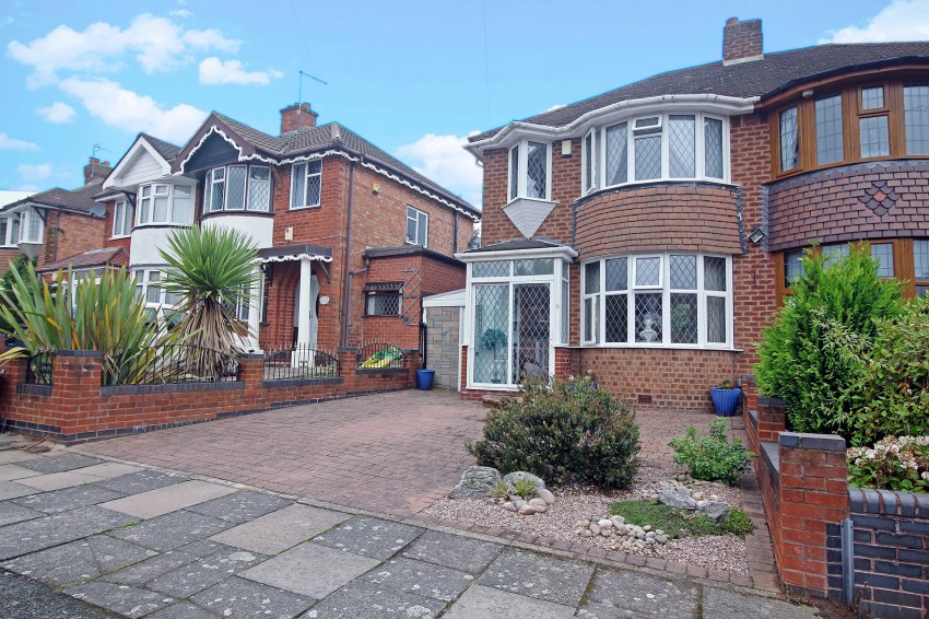 3bedroom semidetached house for sale in Larne Road, Sheldon