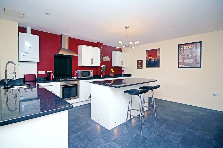 4bedroom apartment for sale in Main Street, Dickens Heath