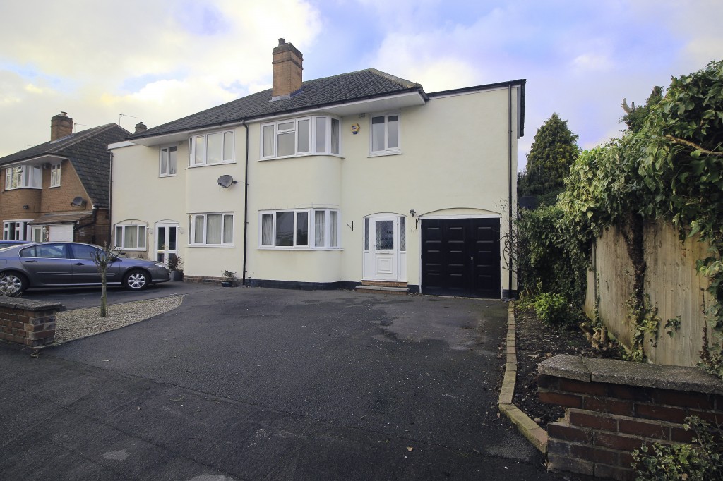 3bedroom semidetached house for sale in Ravenscroft Road, Solihull