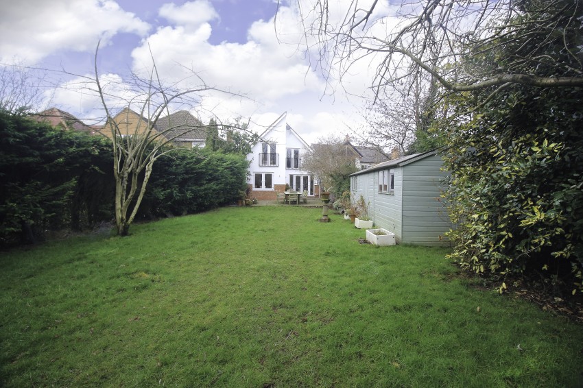 4bedroom detached house for sale in Sharmans Cross Road, Solihull