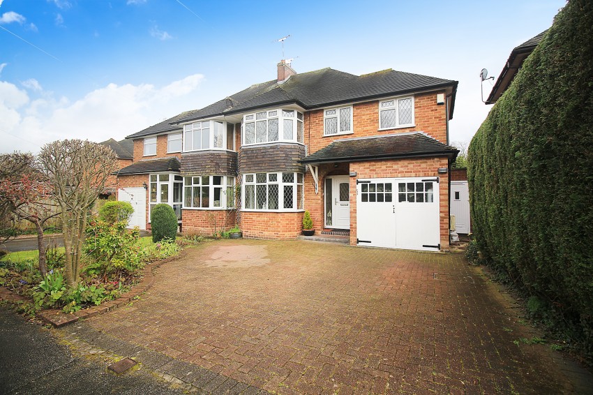 4bedroom semidetached house for sale in Kenilworth Road, Balsall
