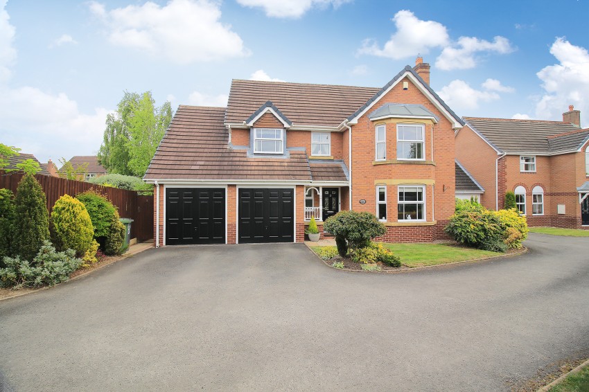 4bedroom detached house for sale in Hazelton Close, Solihull