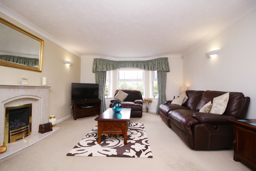 4bedroom detached house for sale in Hazelton Close, Solihull