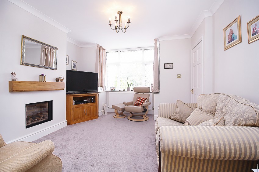 2bedroom town house for sale in Shalford Road, Solihull