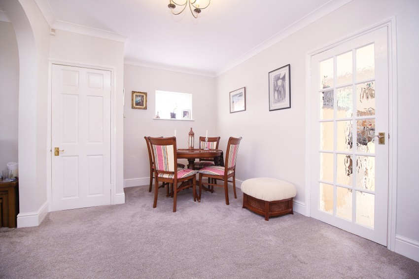 2bedroom town house for sale in Shalford Road, Solihull