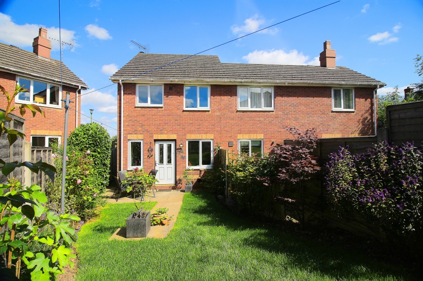 2bedroom semidetached house for sale in Riddings Hill, Balsall Common