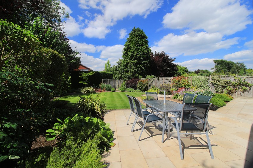 4bedroom detached house for sale in Whitefields Road, Solihull