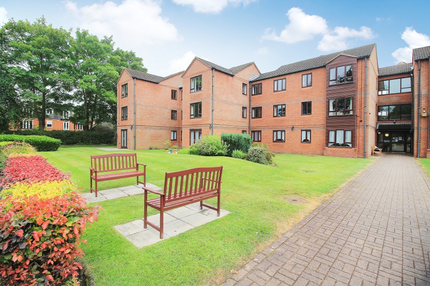 2bedroom apartment for sale in Fernleigh Court, Kelvedon Grove, Solihull