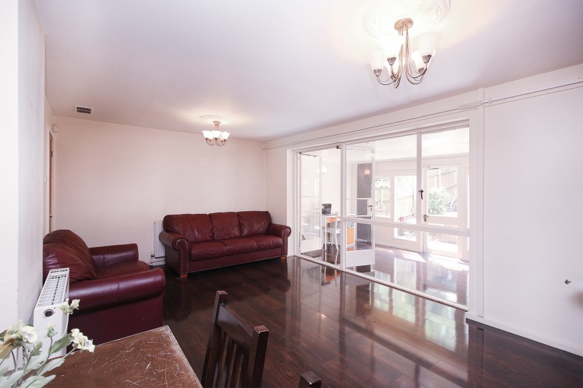 3bedroom town house for sale in Draycote Close, Solihull