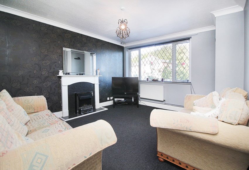 3bedroom town house for sale in Castle Lane, Solihull