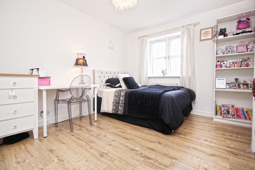 4bedroom semidetached house for sale in Dickens Heath Road, Shirley