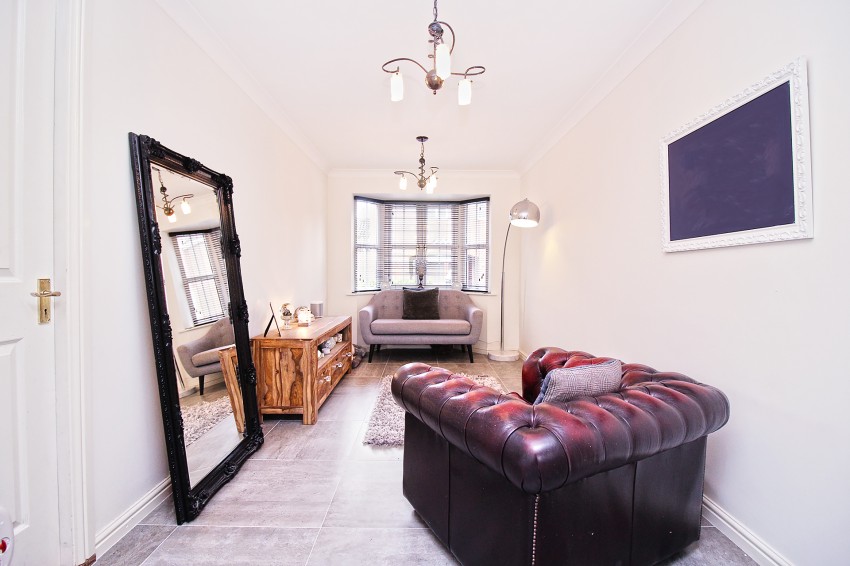 4bedroom semidetached house for sale in Dickens Heath Road, Shirley