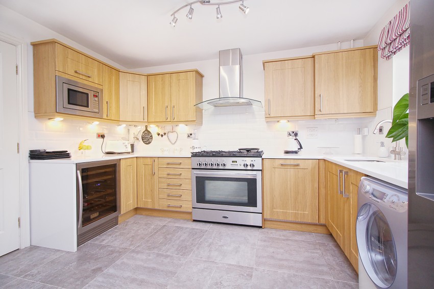 4bedroom semidetached house for sale in Dickens Heath Road, Shirley