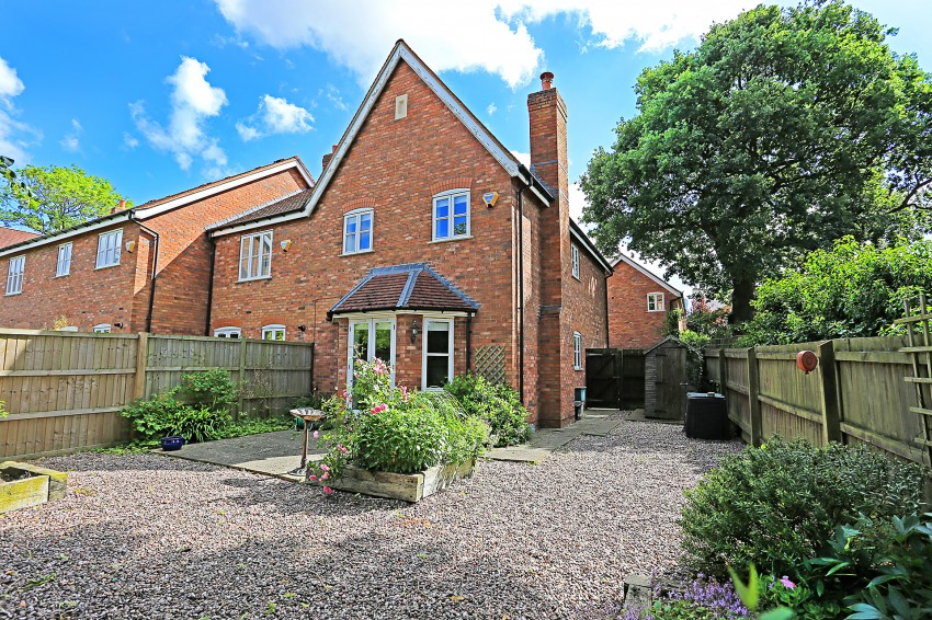 3bedroom town house for sale in Loxley Square, Solihull