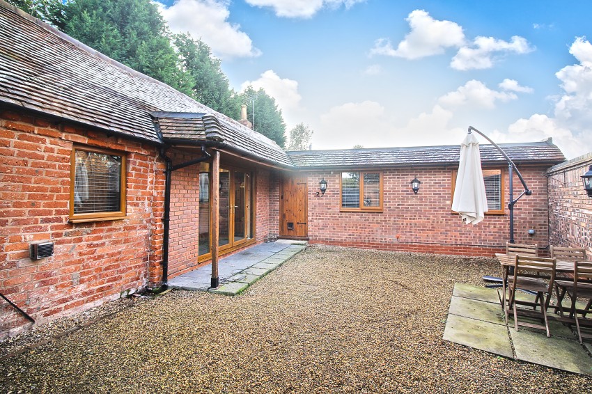 2bedroom detached house for sale in Kenilworth Road, HamptonInArden