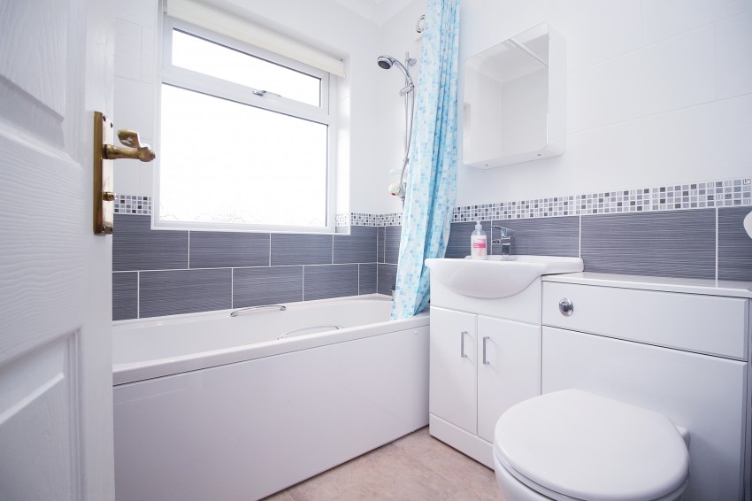 3bedroom semidetached house for sale in Irving Road, Solihull