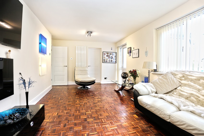 3bedroom town house for sale in Rowood Drive, Solihull