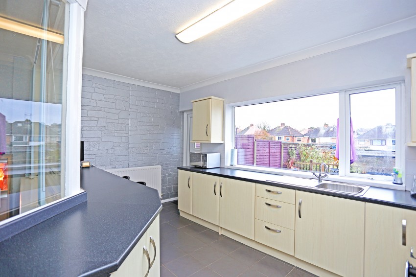 3bedroom semidetached house for sale in Aldershaw Road, Birmingham