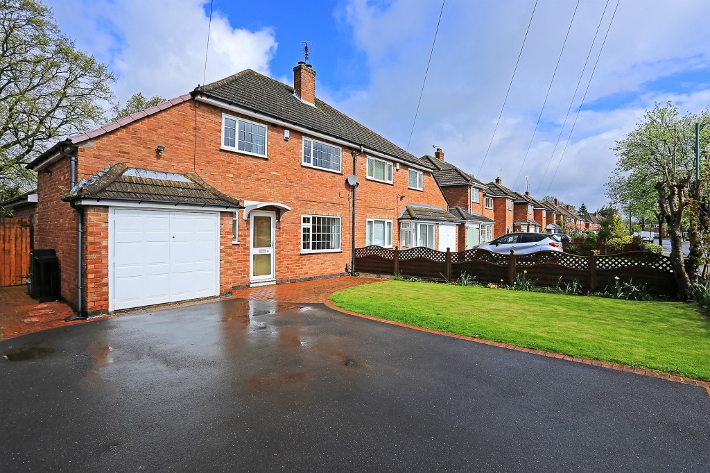 3bedroom semidetached house for sale in Neville Road, Shirley, Solihull