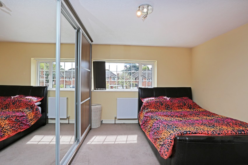 3bedroom semidetached house for sale in Neville Road, Shirley, Solihull