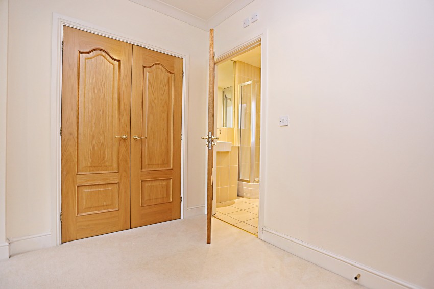 2bedroom apartment for sale in Katherine Place, 240 Station Road