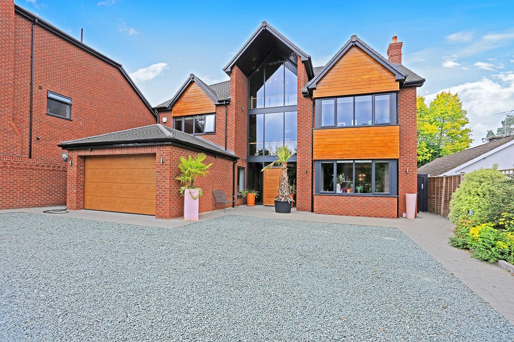 6bedroom detached house for sale in Grange Road, Solihull