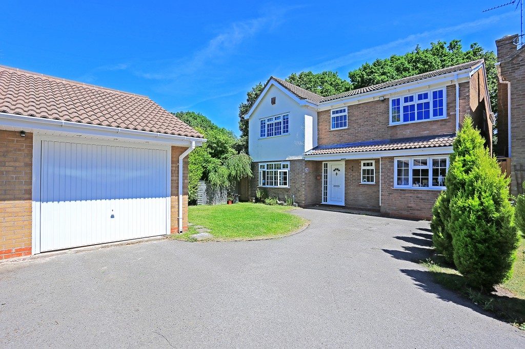 5bedroom detached house for sale in Rowthorn Drive, Monkspath, Solihull