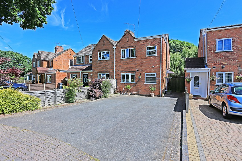 3bedroom semidetached house for sale in Hay Lane, Shirley, Solihull