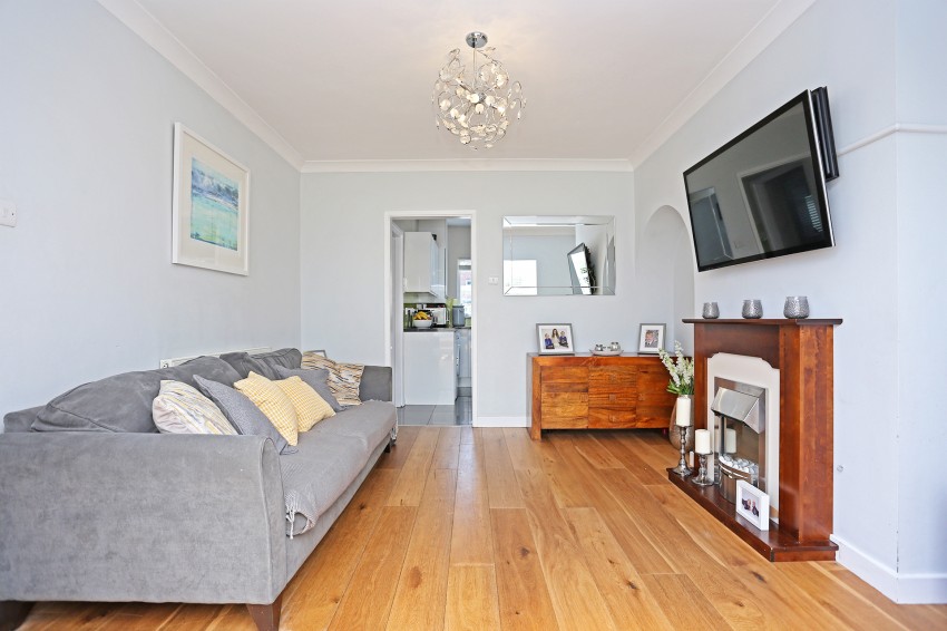 3bedroom semidetached house for sale in Hay Lane, Shirley, Solihull