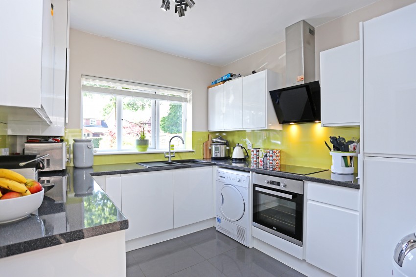 3bedroom semidetached house for sale in Hay Lane, Shirley, Solihull