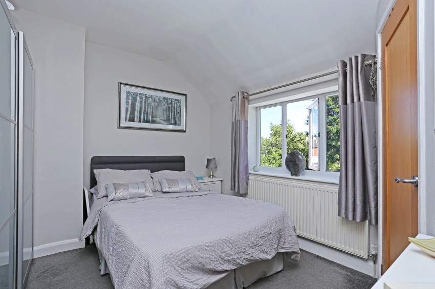 3bedroom semidetached house for sale in Hay Lane, Shirley, Solihull