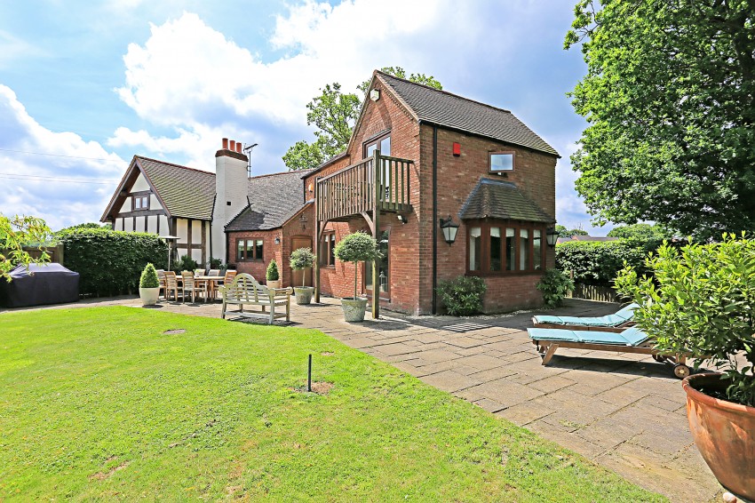 4bedroom detached house for sale in Seafield Lane, Alvechurch, Birmingham