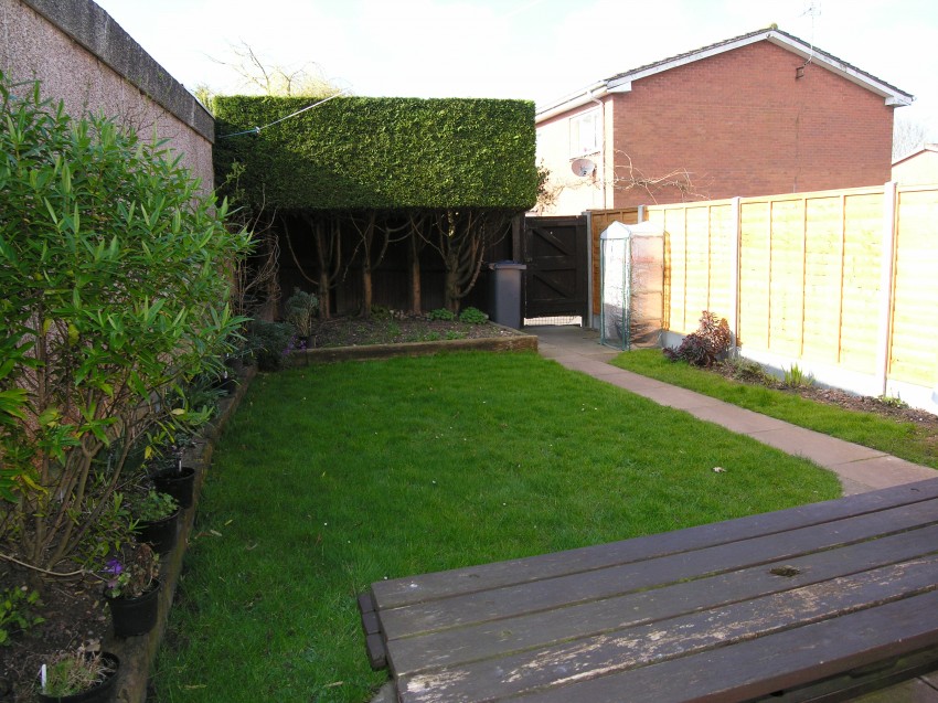 3bedroom town house for sale in Whitnash Close, Balsall Common