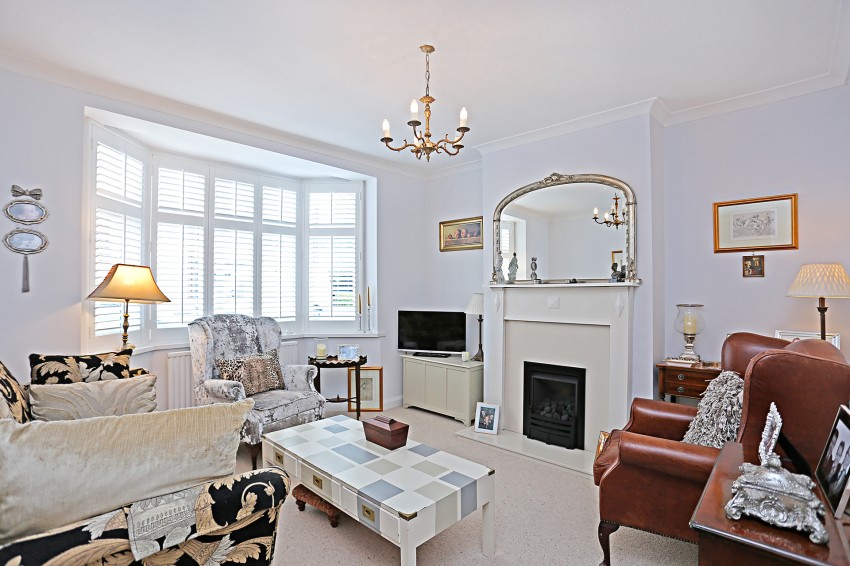 3bedroom semidetached house for sale in Stratford Road, Shirley, Solihull