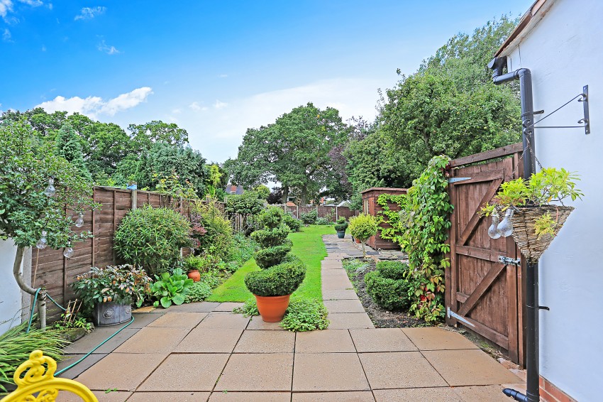 3bedroom semidetached house for sale in Stratford Road, Shirley, Solihull