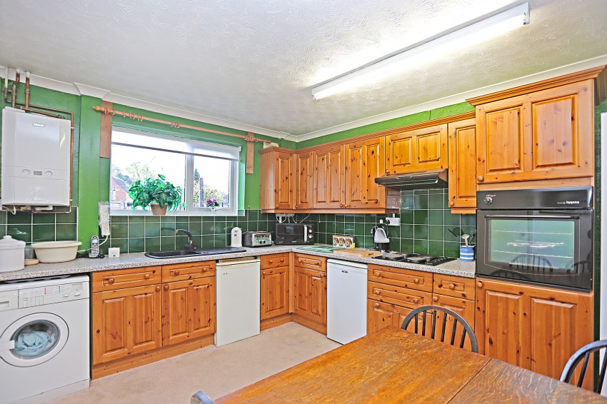 3bedroom semidetached house for sale in Daylesford Road, Solihull