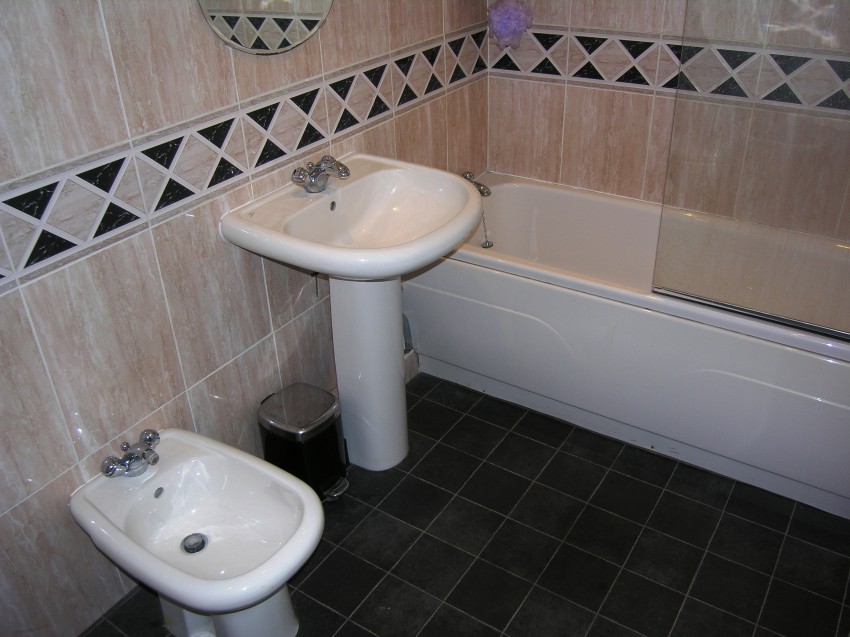 3bedroom town house for sale in Aylesbury Road, Hockley Heath