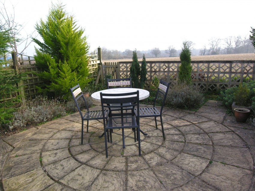 3bedroom town house for sale in Aylesbury Road, Hockley Heath