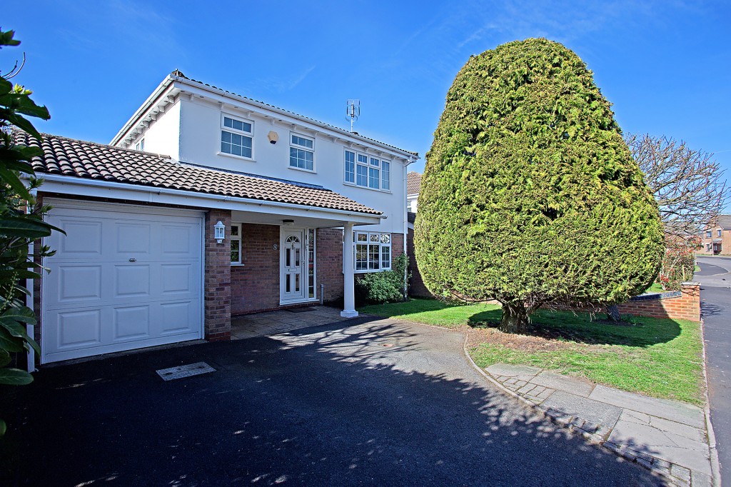 4bedroom detached house for sale in Kemerton Way, Shirley, Solihull