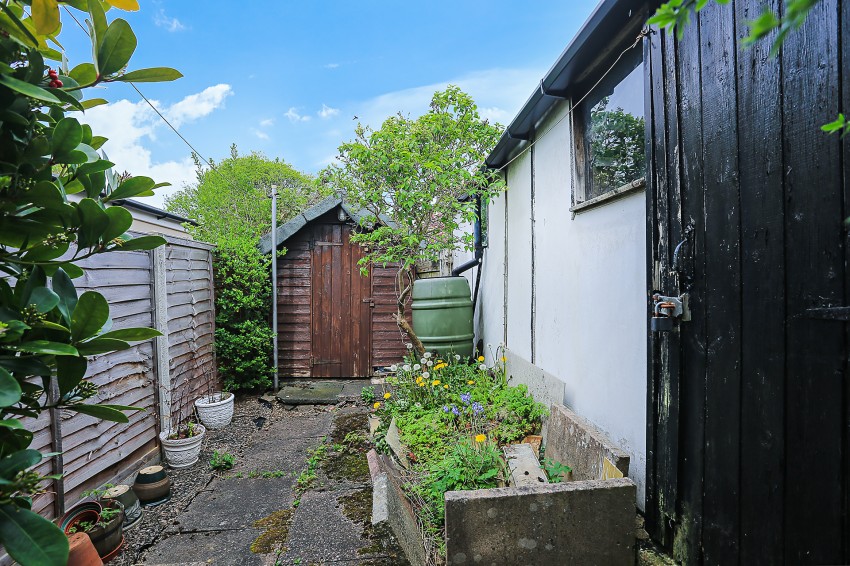 3bedroom semidetached house for sale in Pierce Avenue, Solihull