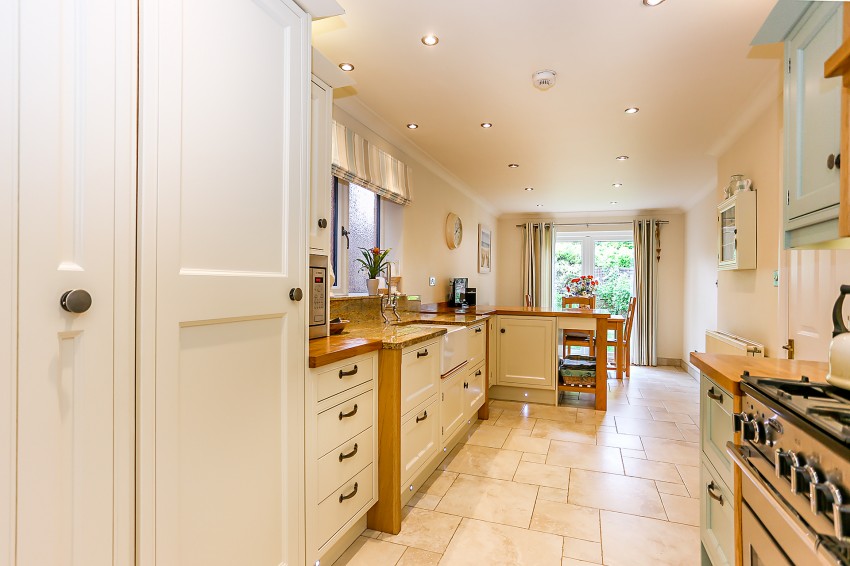 5bedroom detached house for sale in Halstead Grove, Solihull
