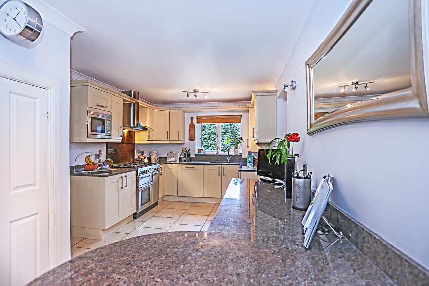 5bedroom detached house for sale in Burnaston Crescent, Shirley, Solihull