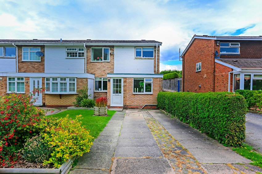 3bedroom town house for sale in Walsgrave Drive, Solihull