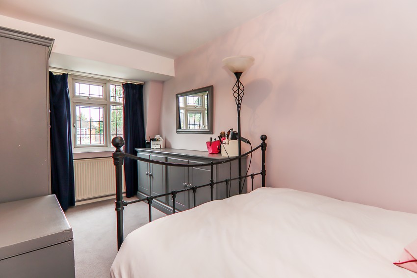 4bedroom detached house for sale in Stoneleigh Road, Solihull