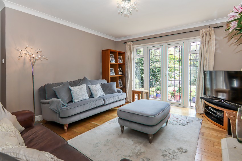 4bedroom detached house for sale in Stoneleigh Road, Solihull