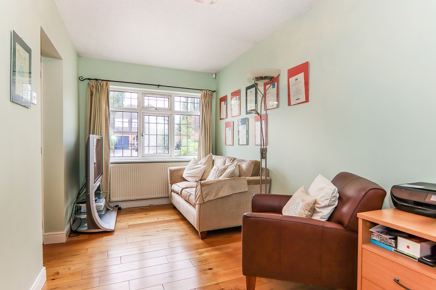 4bedroom detached house for sale in Stoneleigh Road, Solihull