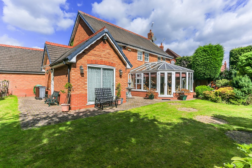 5bedroom detached house for sale in Whitefields Road, Solihull