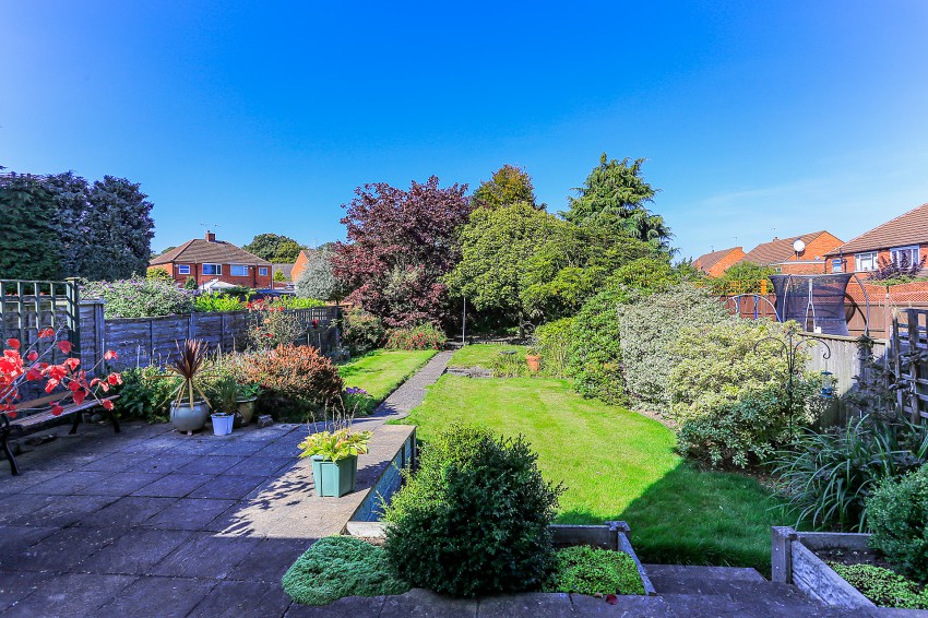 3bedroom semidetached house for sale in Leafield Road, Solihull